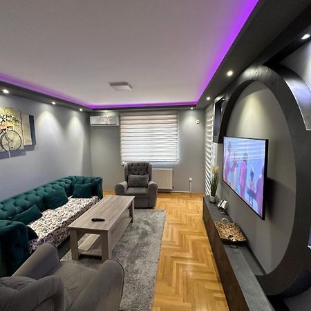 Apartman Lux S&V 1 Lukavica Istocno Sarajevo Hilandarska Centarアパートメント エクステリア 写真