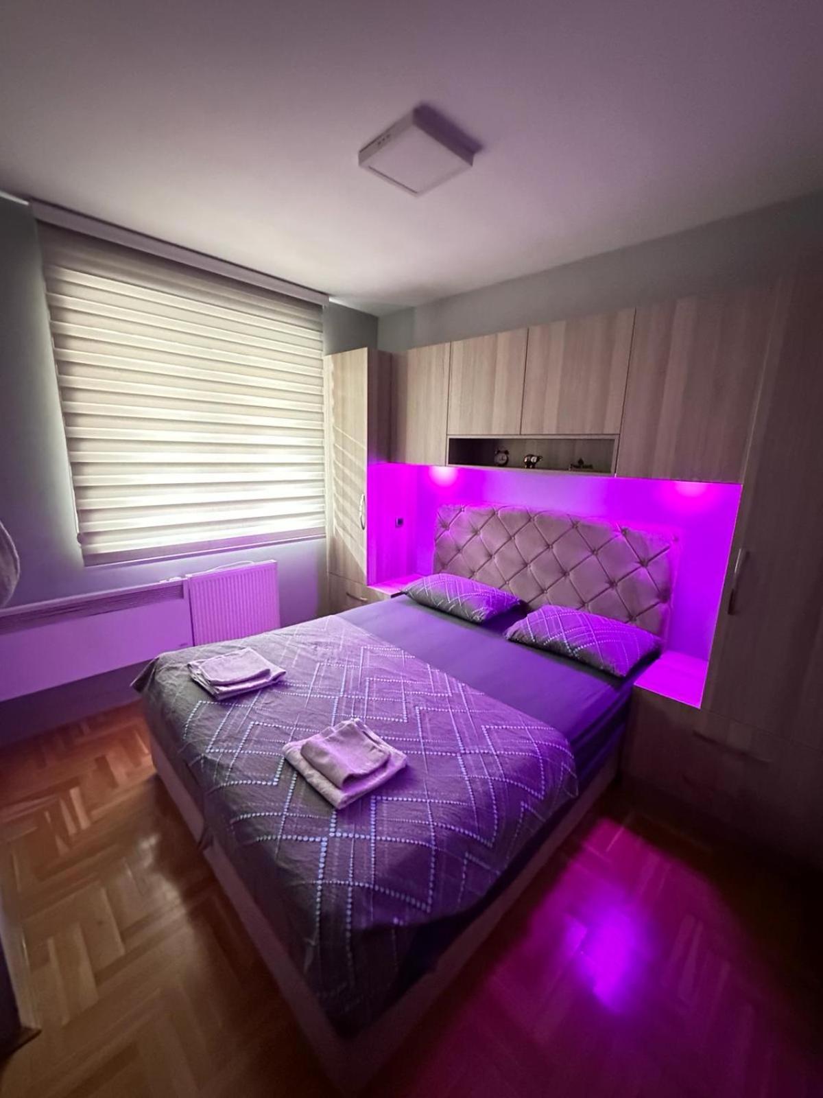 Apartman Lux S&V 1 Lukavica Istocno Sarajevo Hilandarska Centarアパートメント エクステリア 写真