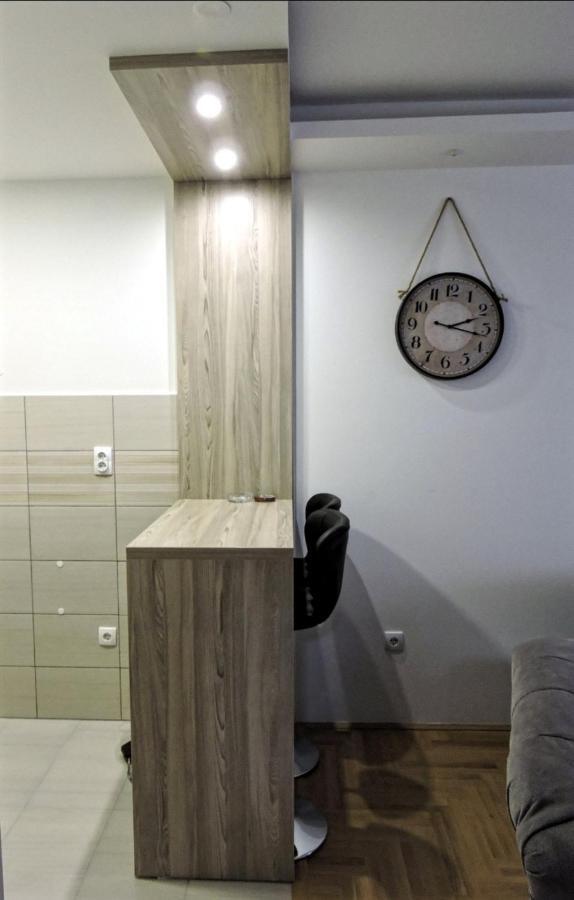 Apartman Lux S&V 1 Lukavica Istocno Sarajevo Hilandarska Centarアパートメント エクステリア 写真