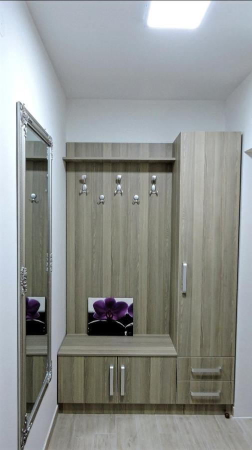 Apartman Lux S&V 1 Lukavica Istocno Sarajevo Hilandarska Centarアパートメント エクステリア 写真